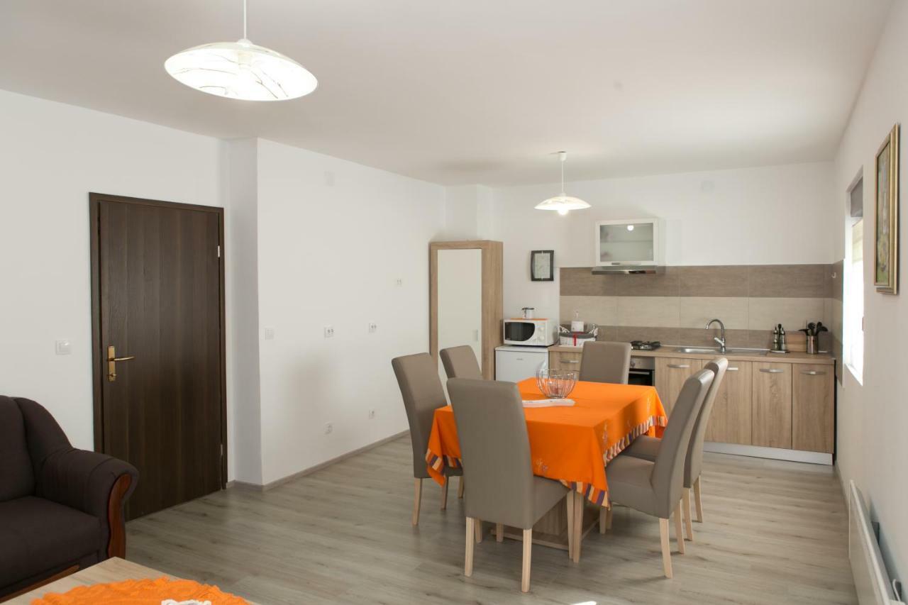 Apartman Lori Otocac Exterior photo